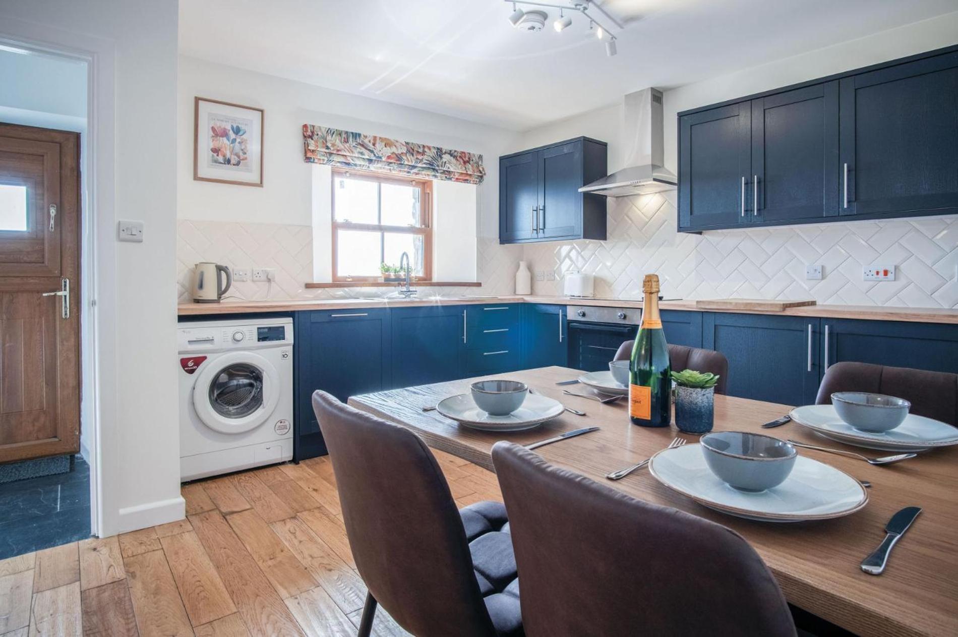 Anchor Well - 2 Bedroom - *